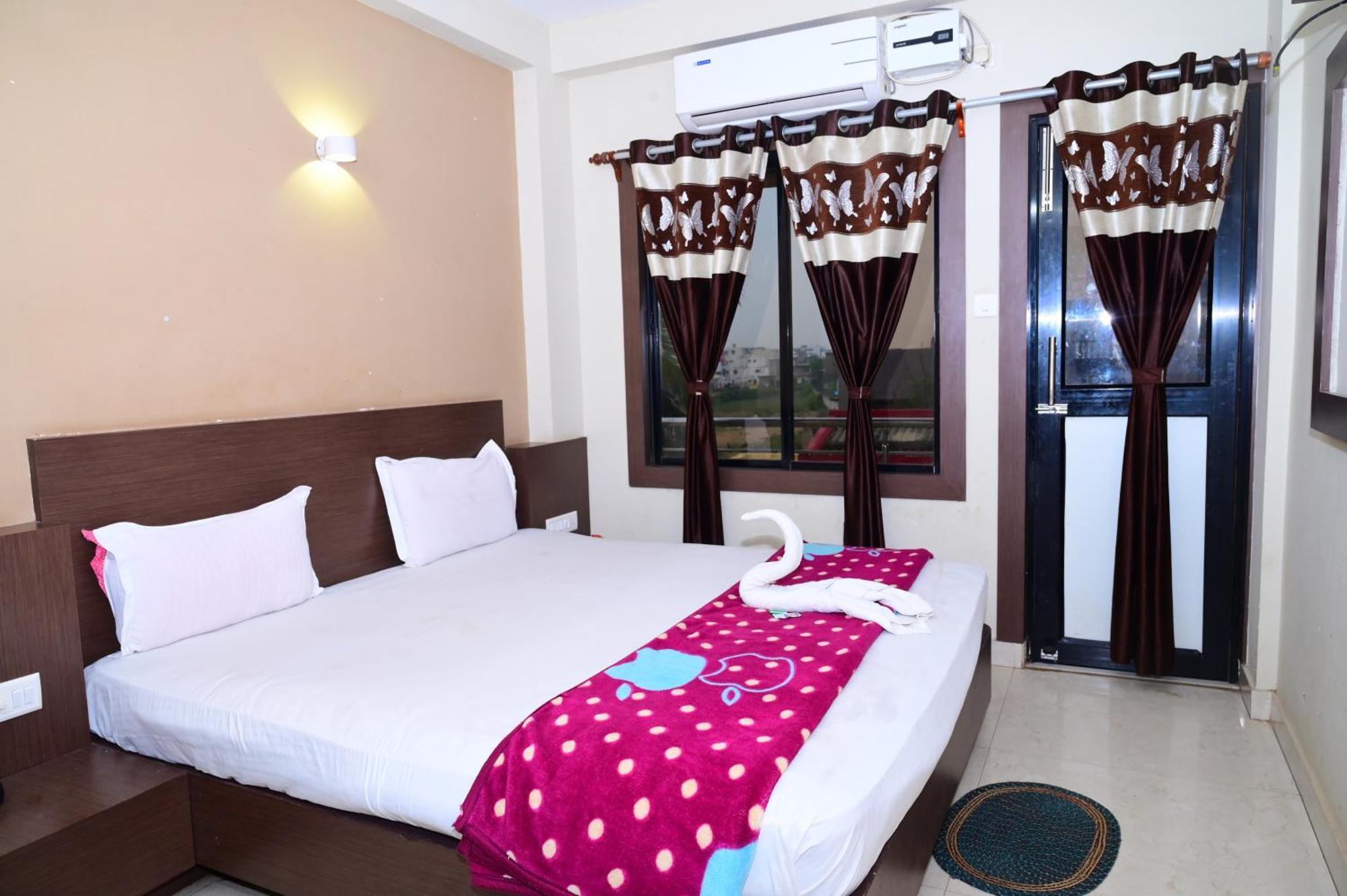 Hotel Mor Uk Palace- Lift-facilities-near Sea Selling & Choice Of Travellers 3*