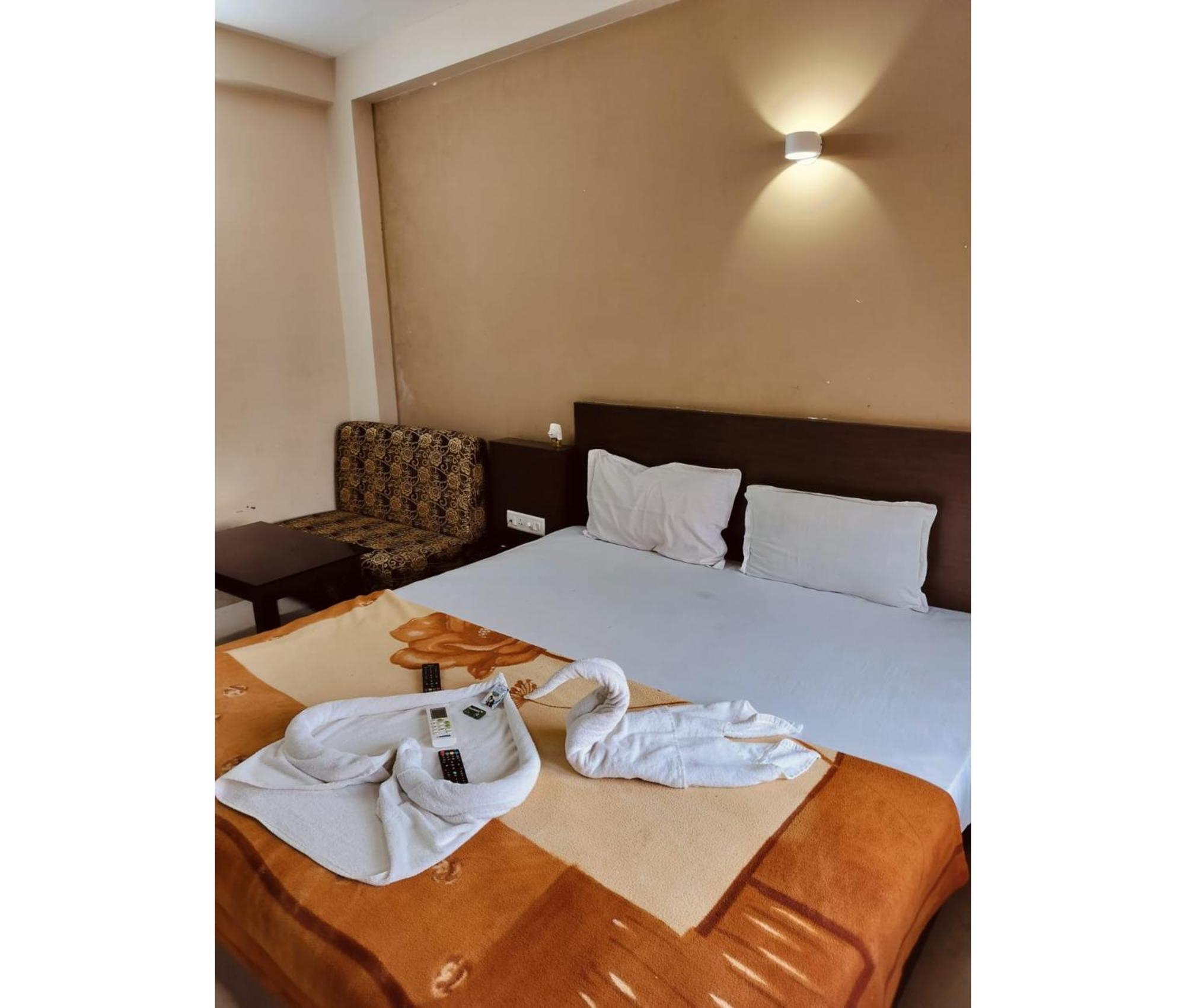 Mor Uk Palace- Lift-facilities-near Sea Selling & Choice Of Travellers Puri