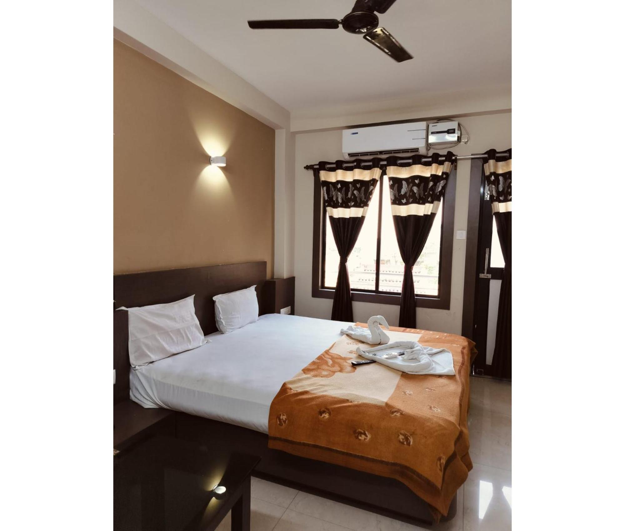 Mor Uk Palace- Lift-facilities-near Sea Selling & Choice Of Travellers