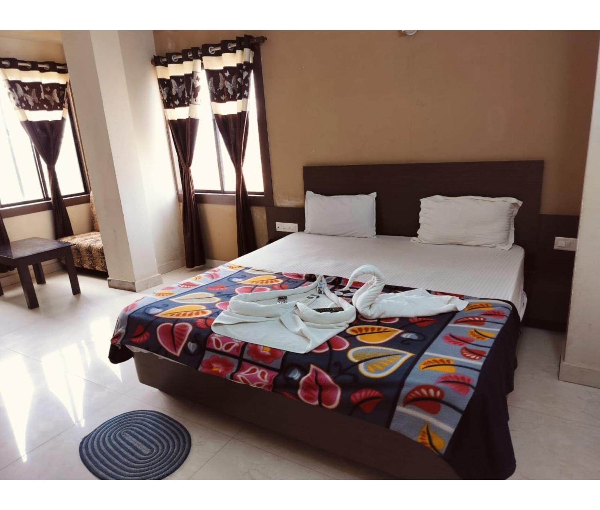 Mor Uk Palace- Lift-facilities-near Sea Selling & Choice Of Travellers