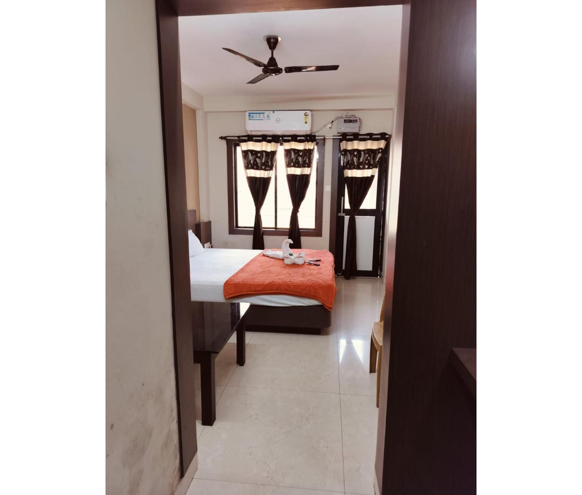 Mor Uk Palace- Lift-facilities-near Sea Selling & Choice Of Travellers Puri