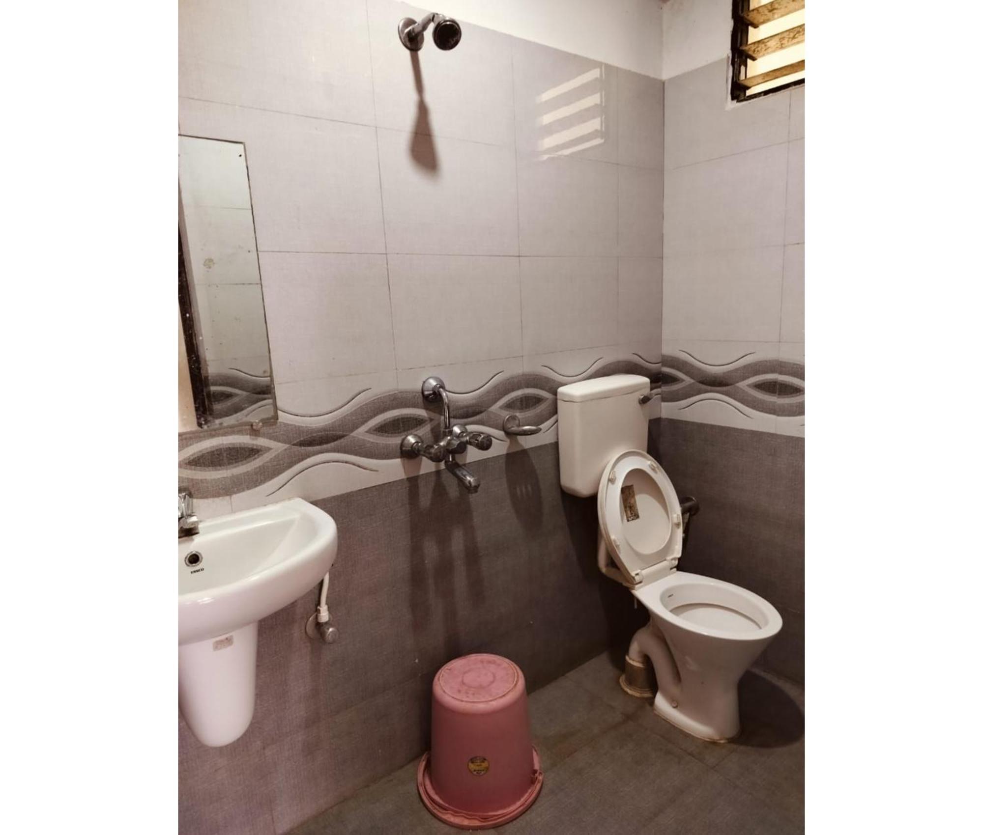 Mor Uk Palace- Lift-facilities-near Sea Selling & Choice Of Travellers 3* Puri