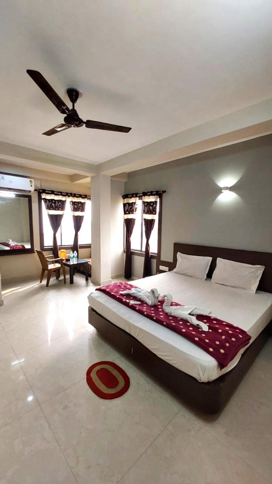 Mor Uk Palace- Lift-facilities-near Sea Selling & Choice Of Travellers Hotel