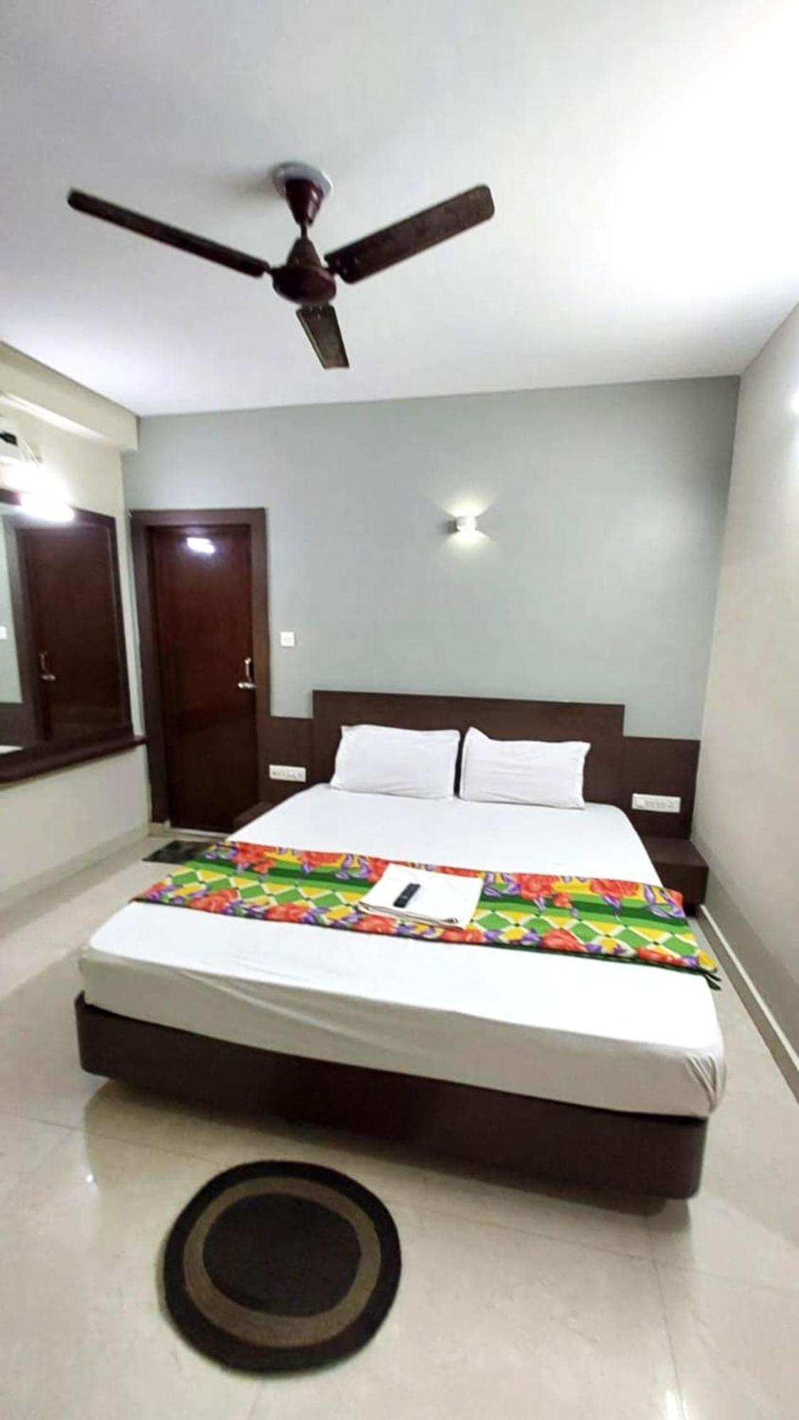 Hotel Mor Uk Palace- Lift-facilities-near Sea Selling & Choice Of Travellers 3*