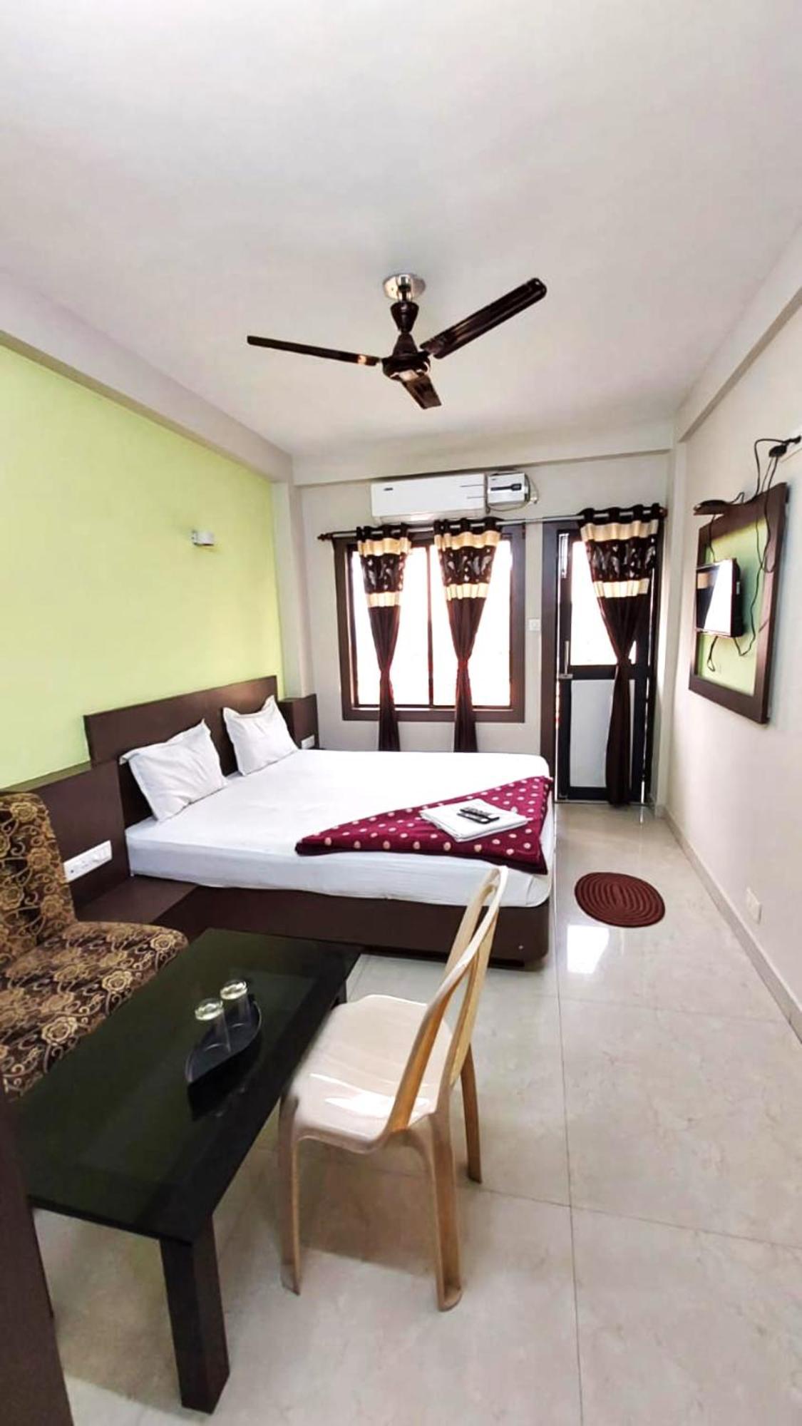 Mor Uk Palace- Lift-facilities-near Sea Selling & Choice Of Travellers Hotel 3*
