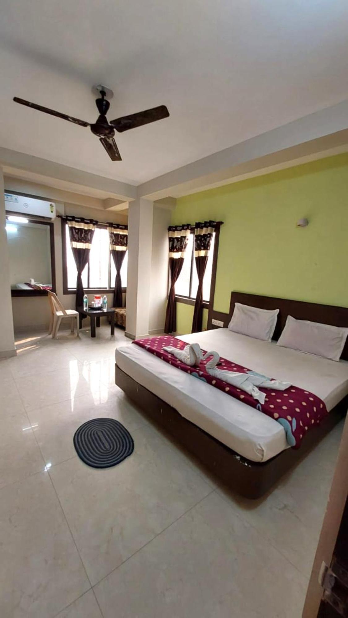 Mor Uk Palace- Lift-facilities-near Sea Selling & Choice Of Travellers Hotel Puri