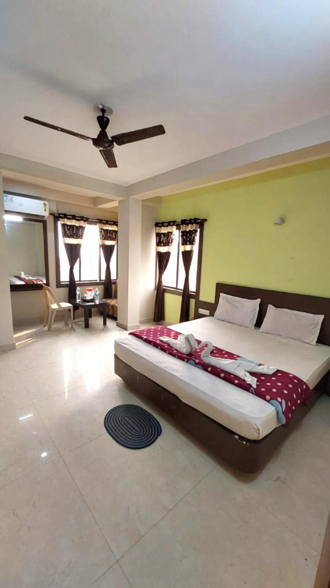 Hotel Mor Uk Palace- Lift-facilities-near Sea Selling & Choice Of Travellers Puri