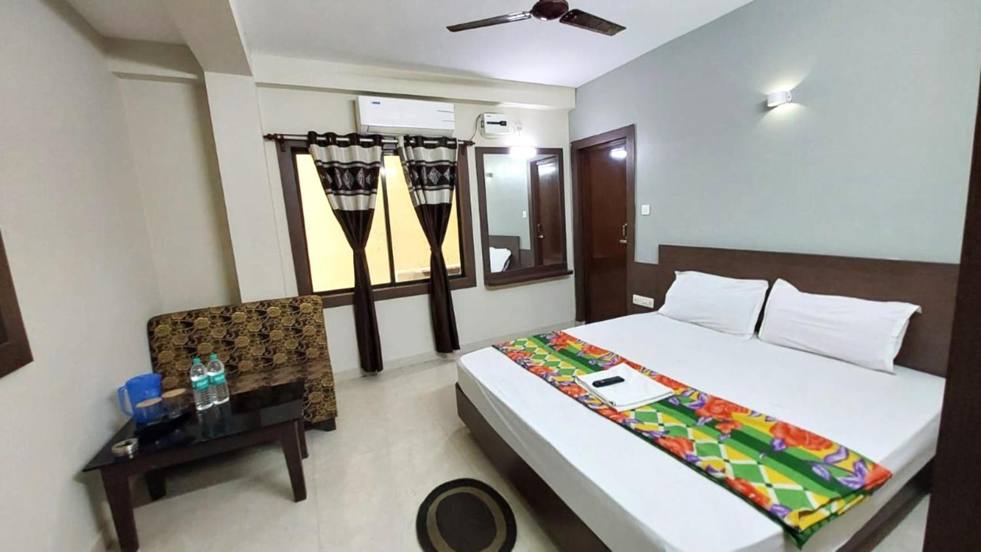 Mor Uk Palace- Lift-facilities-near Sea Selling & Choice Of Travellers Puri