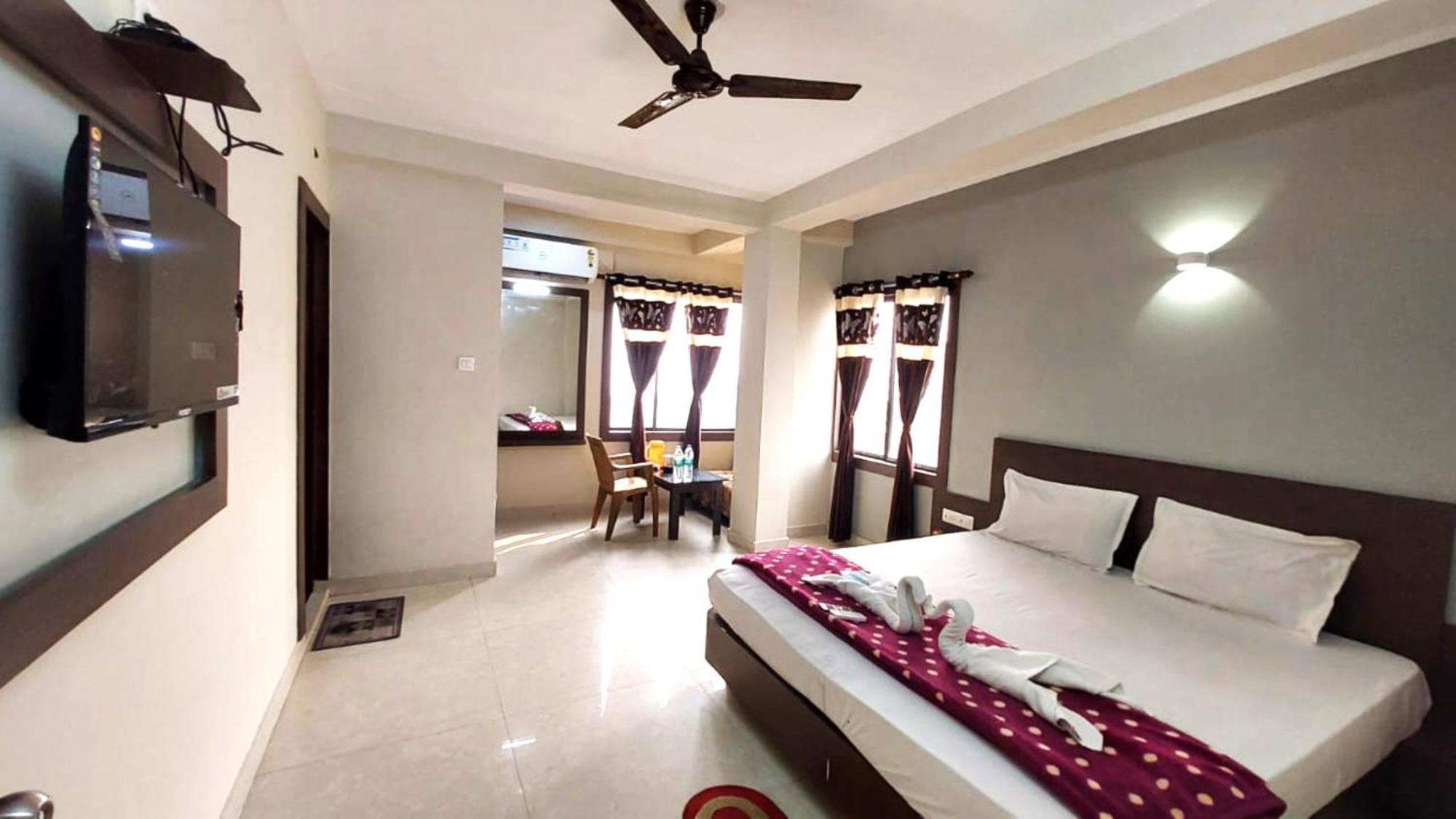 Mor Uk Palace- Lift-facilities-near Sea Selling & Choice Of Travellers 3* Puri